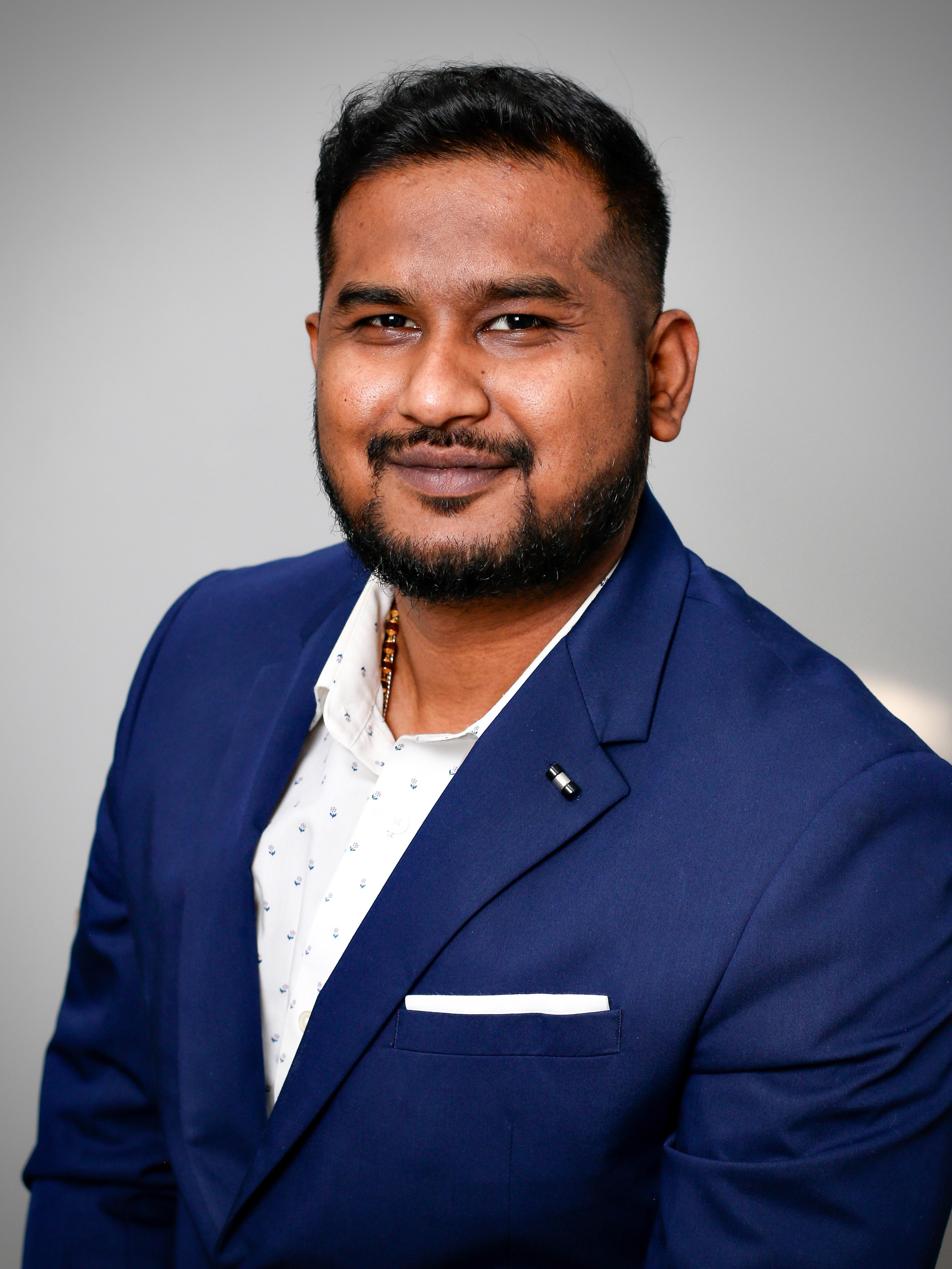 Vikas Bagles headshot